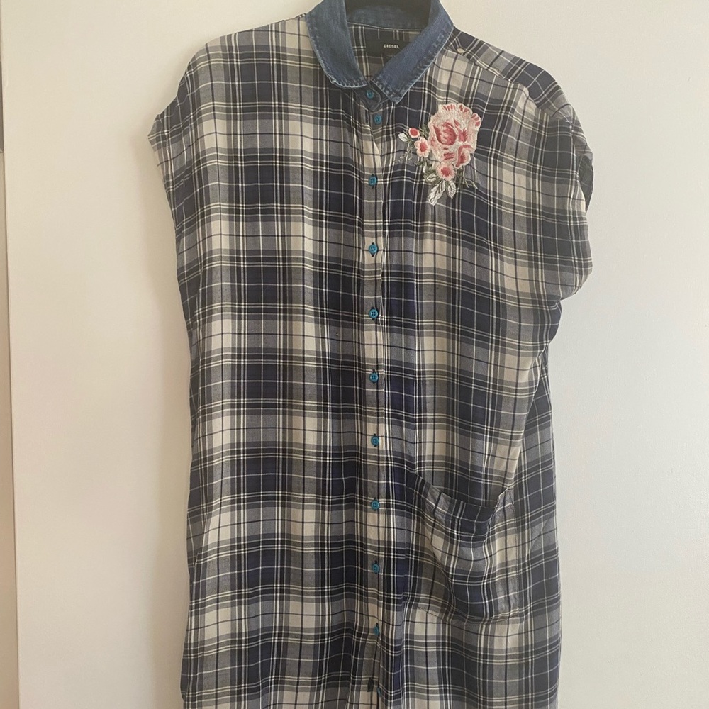 Diesel grunge shirt dress/tunic plaid with embroidered flowers. Size medium